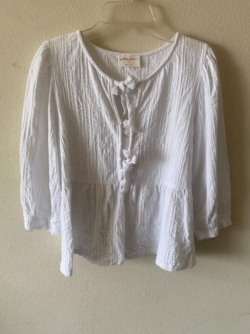ALLIE ROSE SMALL WHITE TIE-FRONT PEPLUM BLOUSE